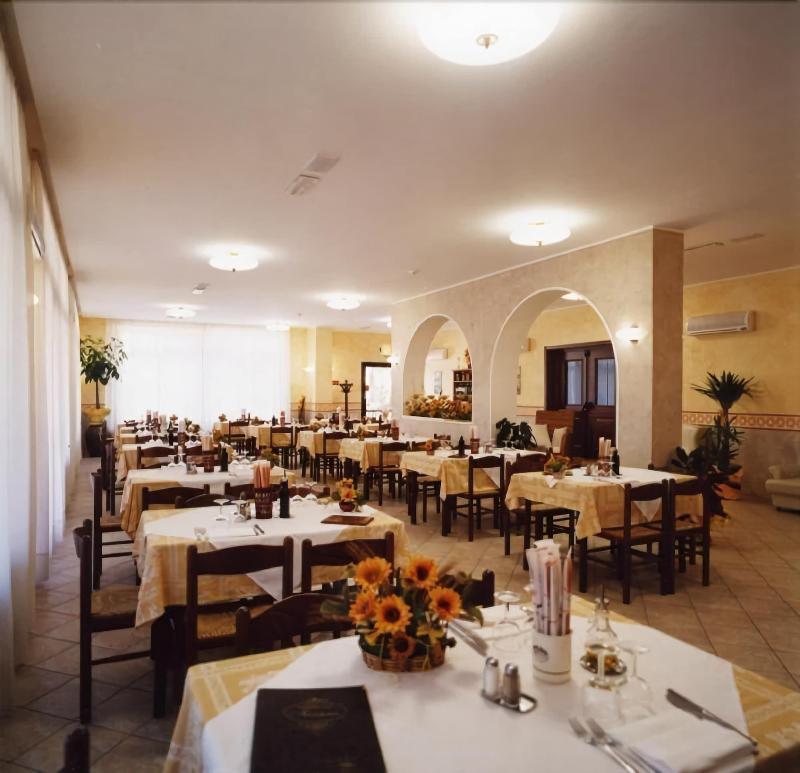 Hotel Tiziana Montepulciano Stazione المظهر الخارجي الصورة