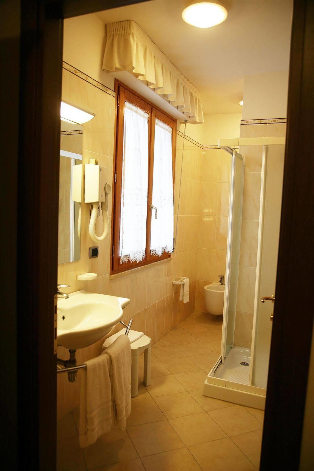 Hotel Tiziana Montepulciano Stazione المظهر الخارجي الصورة
