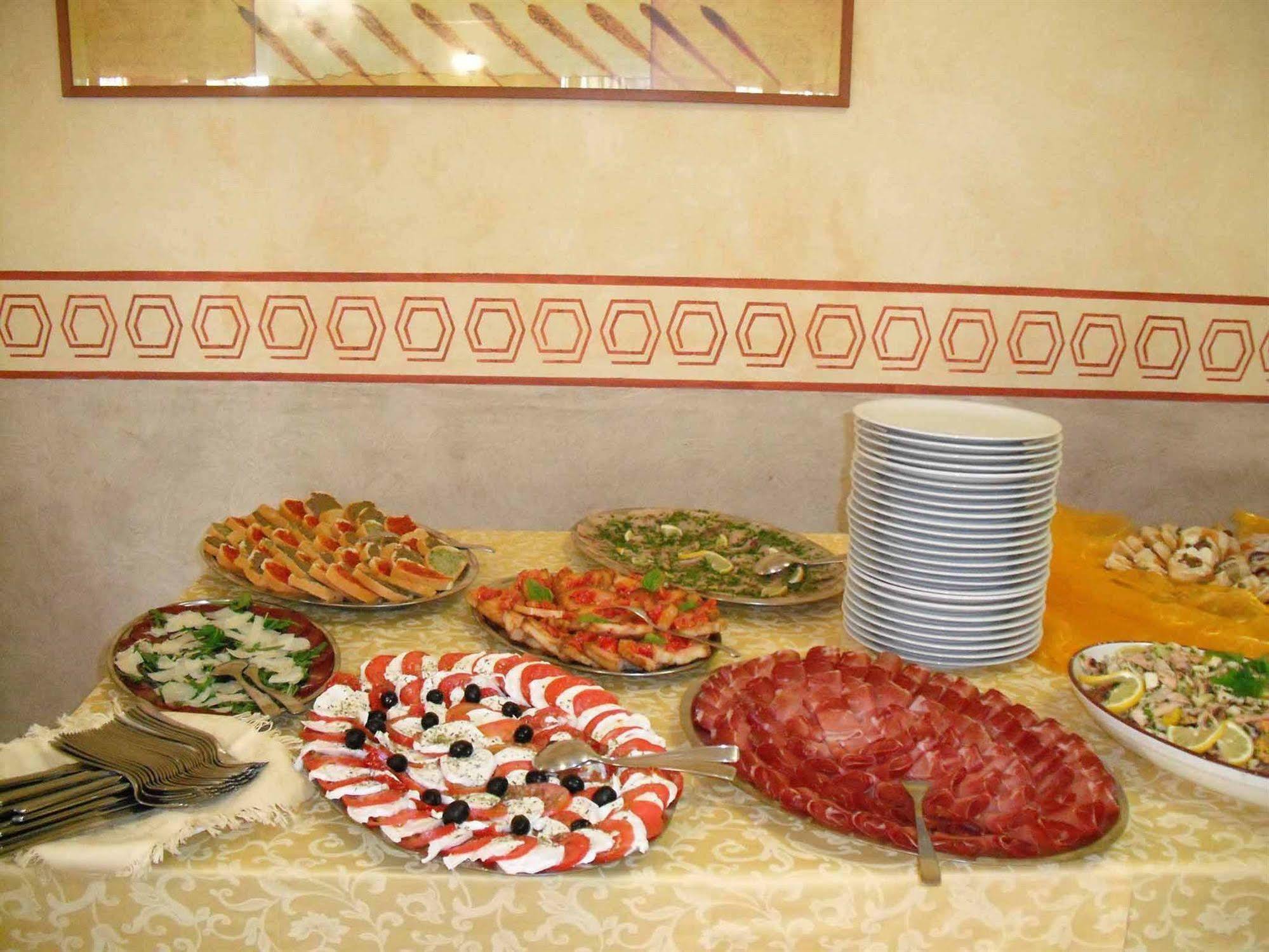 Hotel Tiziana Montepulciano Stazione المظهر الخارجي الصورة