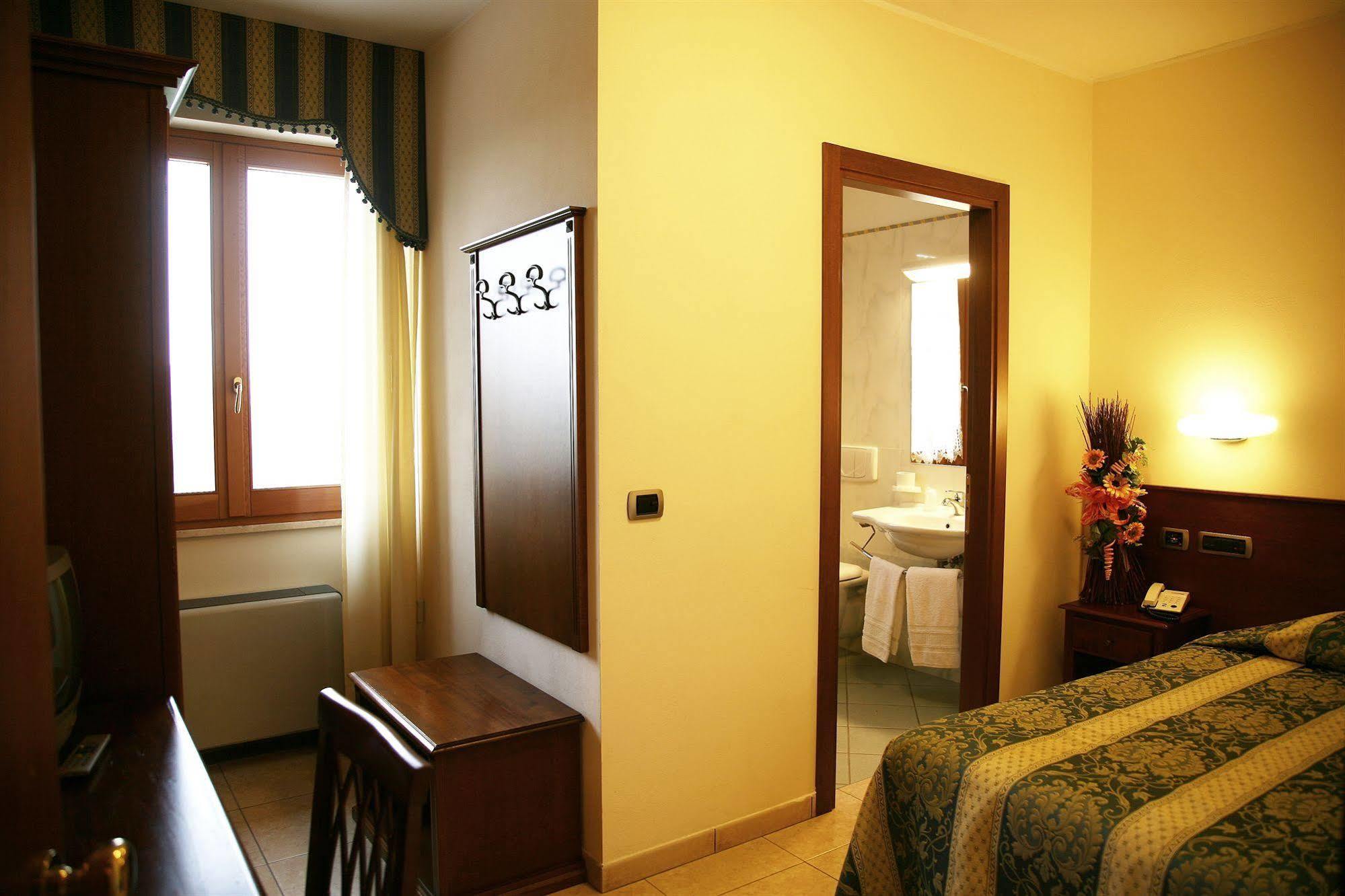 Hotel Tiziana Montepulciano Stazione المظهر الخارجي الصورة